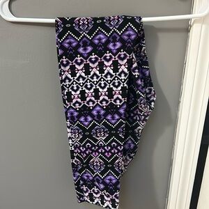 Purple geometric pattern leggings
